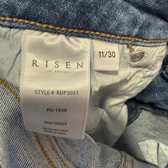 Risen Cropped Distressed Jeans 11 / 30 - Picture 4 of 4